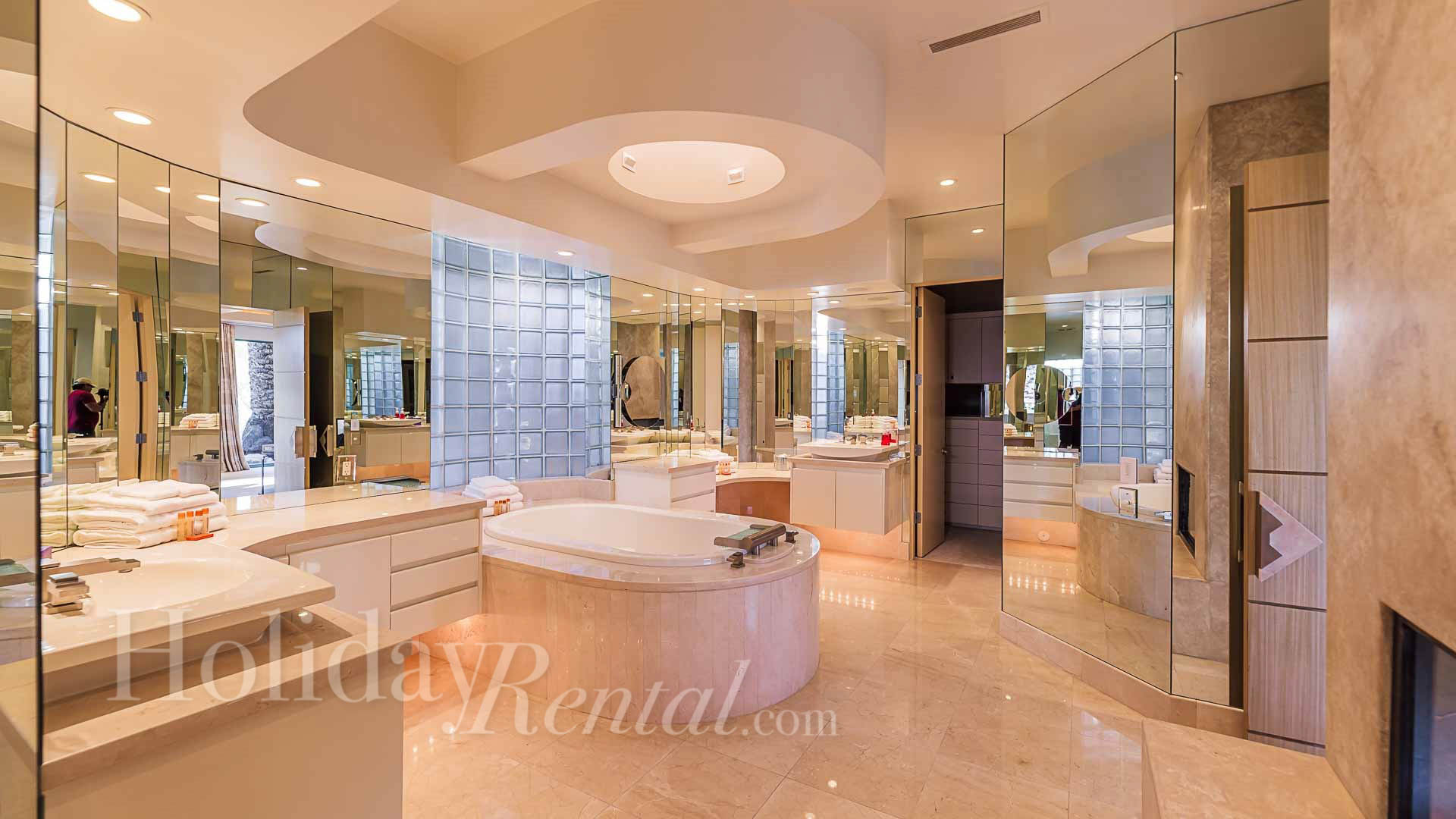 luxury vacation rental master suite