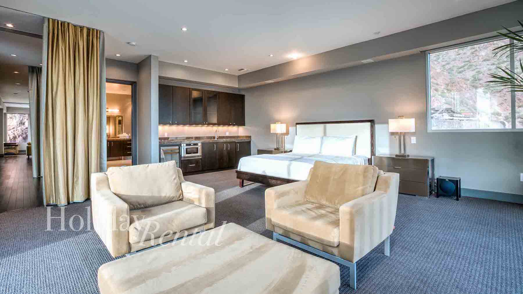 luxury vacation rental master bedroom