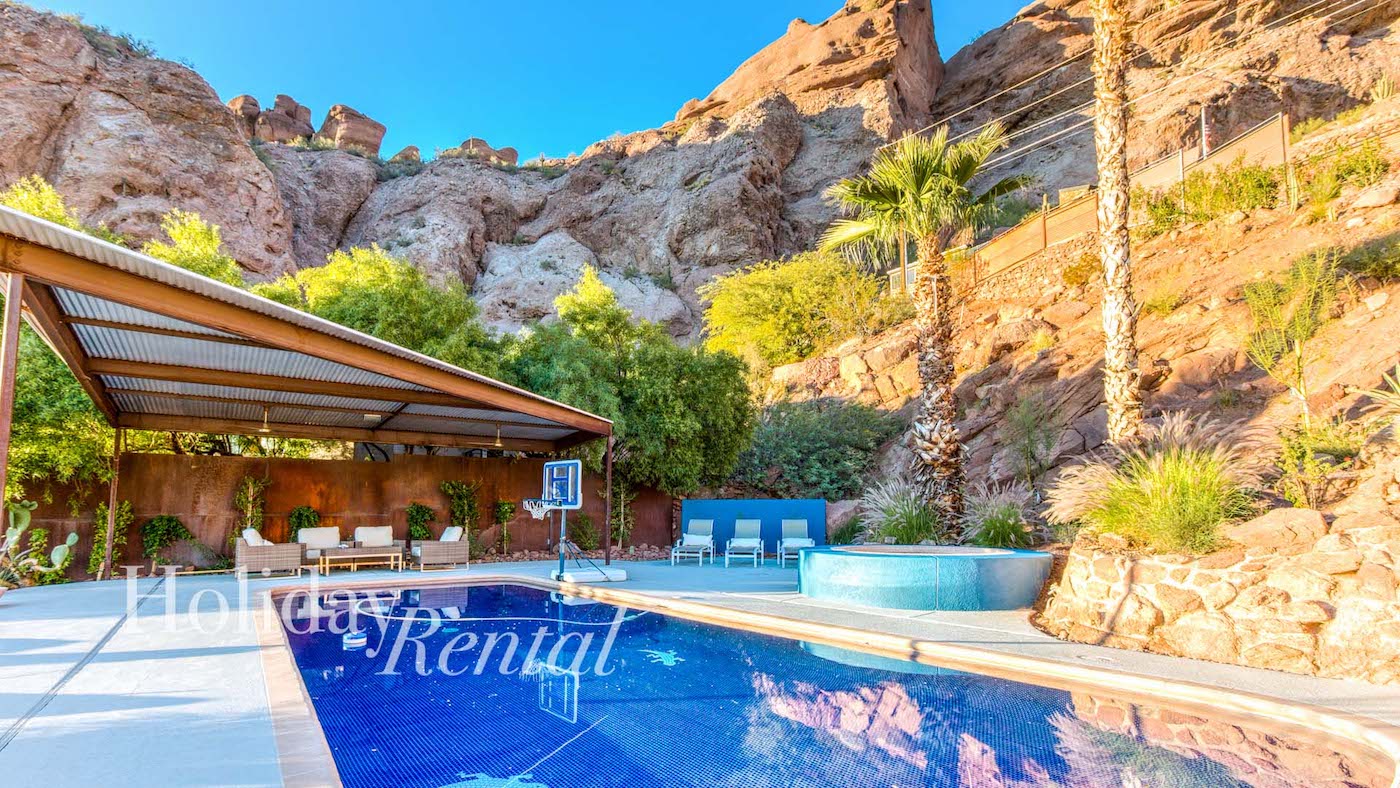 vacation home with pool on camelback mountain