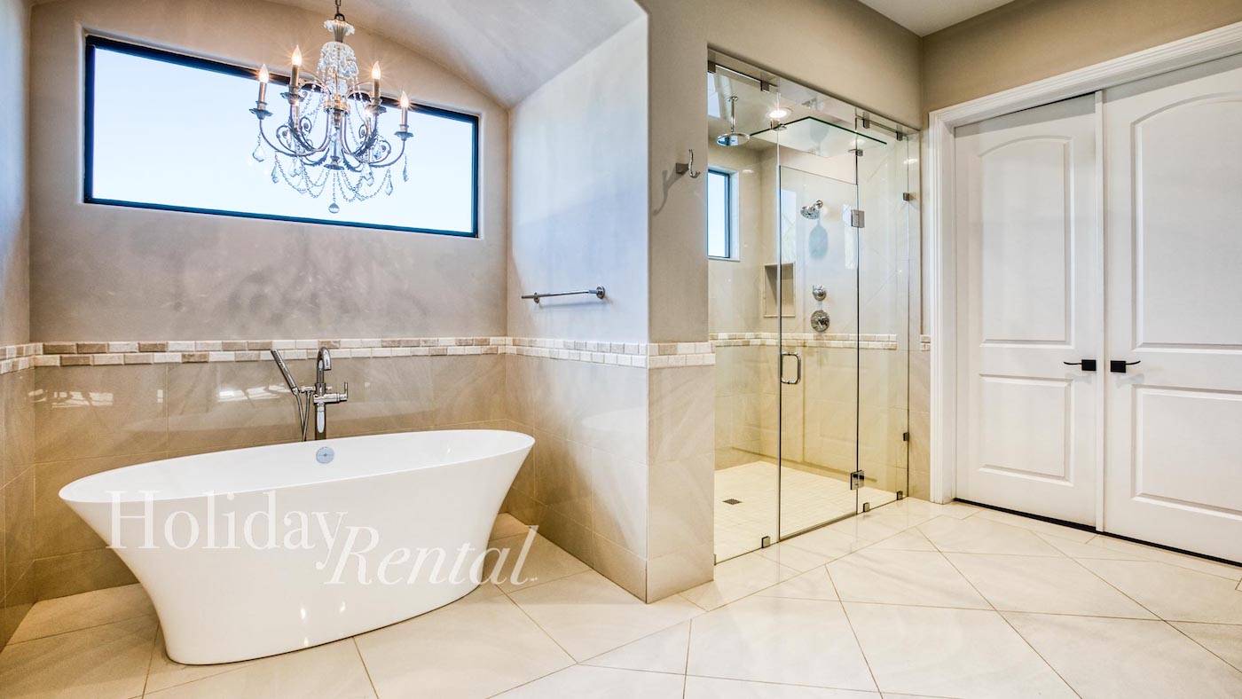 vacation rental master bath gorgeous tub and walk in shower