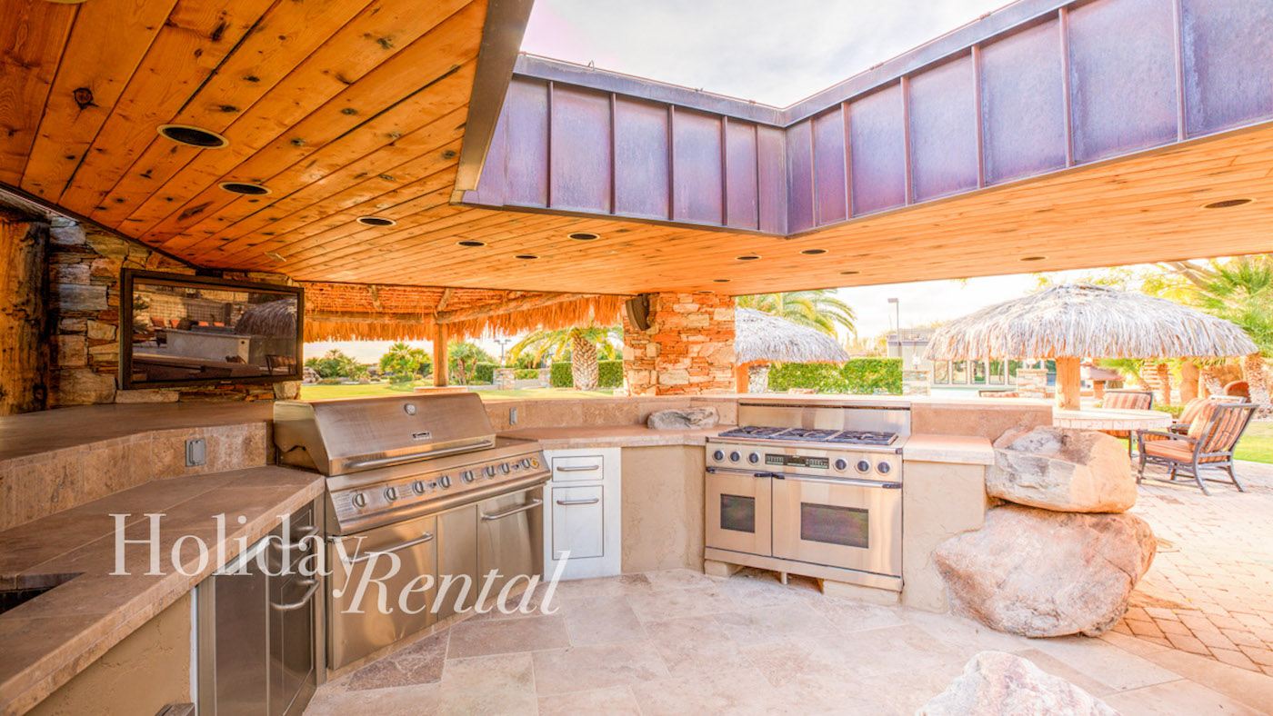 luxury vacation rental full outdoor kitchen