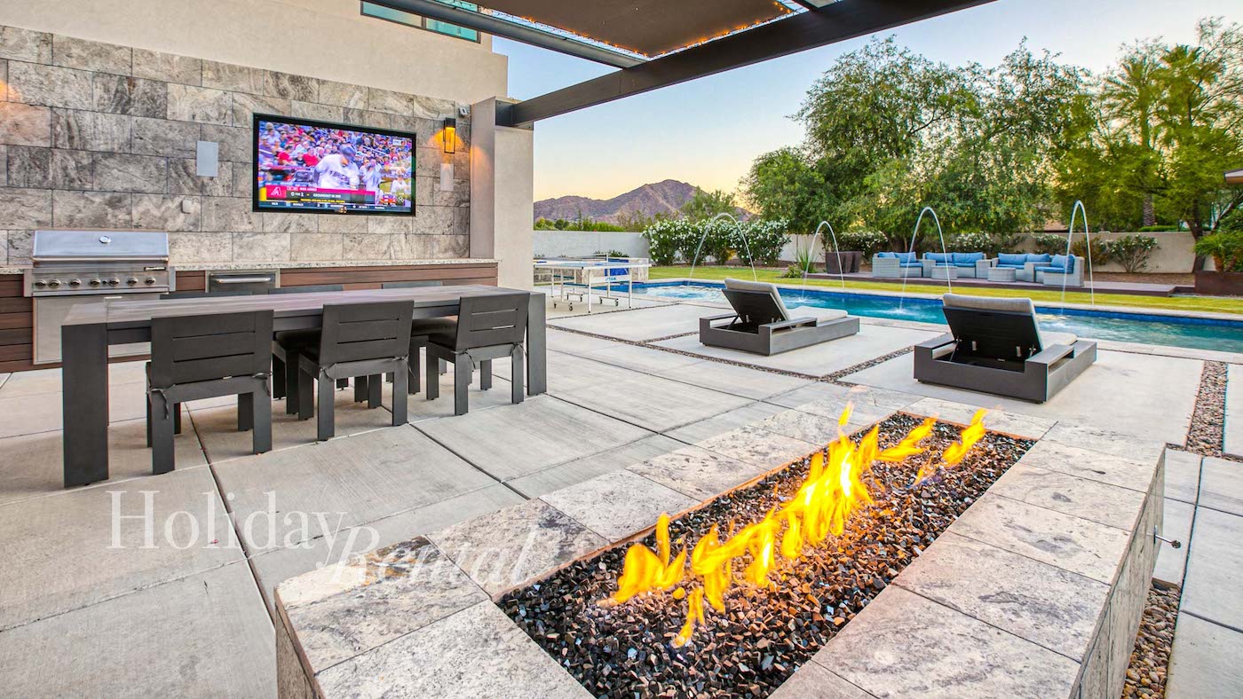 luxury vacation rental patio with built in tv